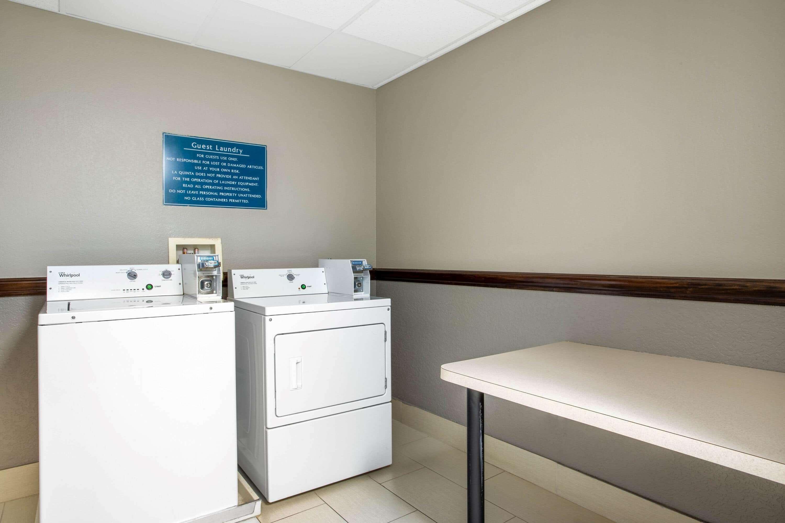 Отель La Quinta By Wyndham Tampa Bay Area-Tampa South Экстерьер фото