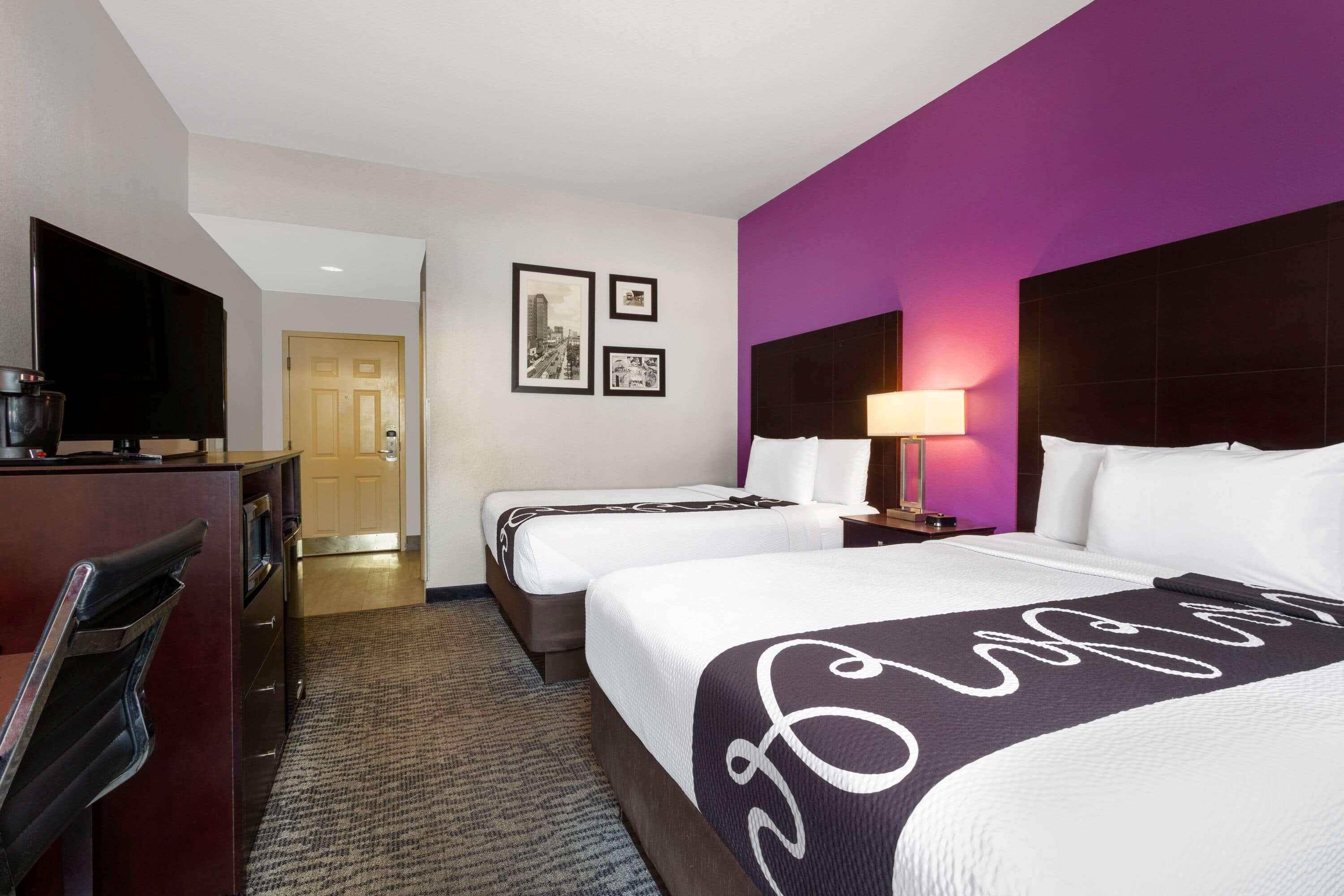 Отель La Quinta By Wyndham Tampa Bay Area-Tampa South Экстерьер фото