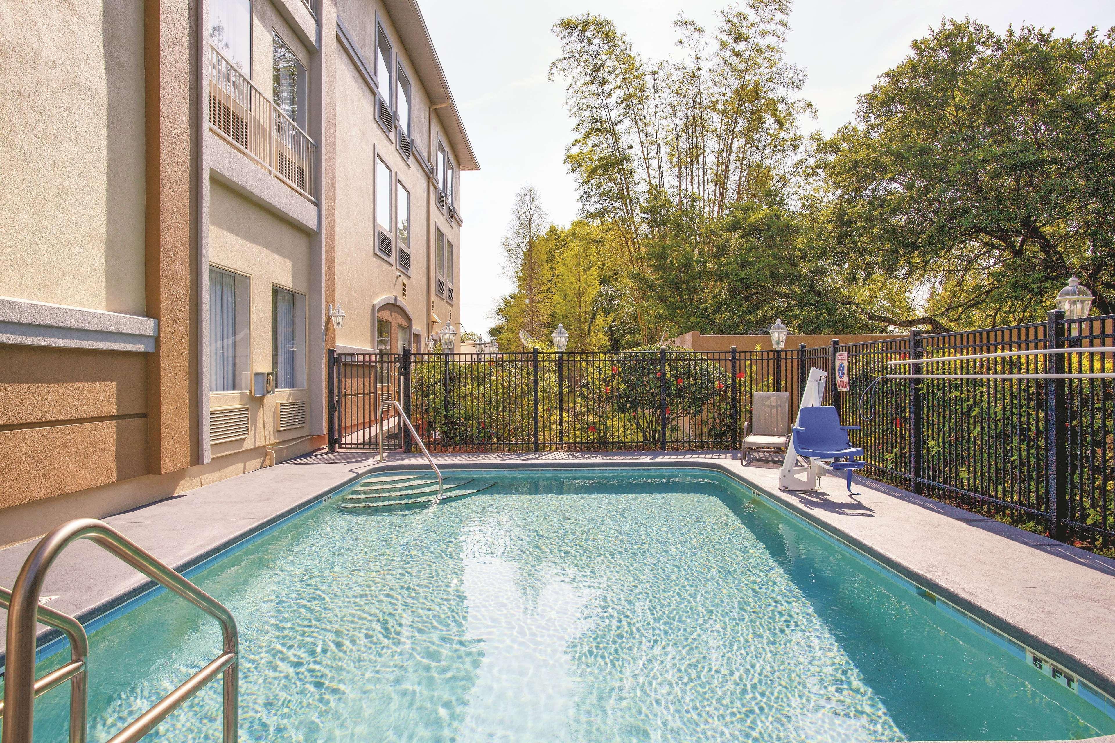 Отель La Quinta By Wyndham Tampa Bay Area-Tampa South Экстерьер фото