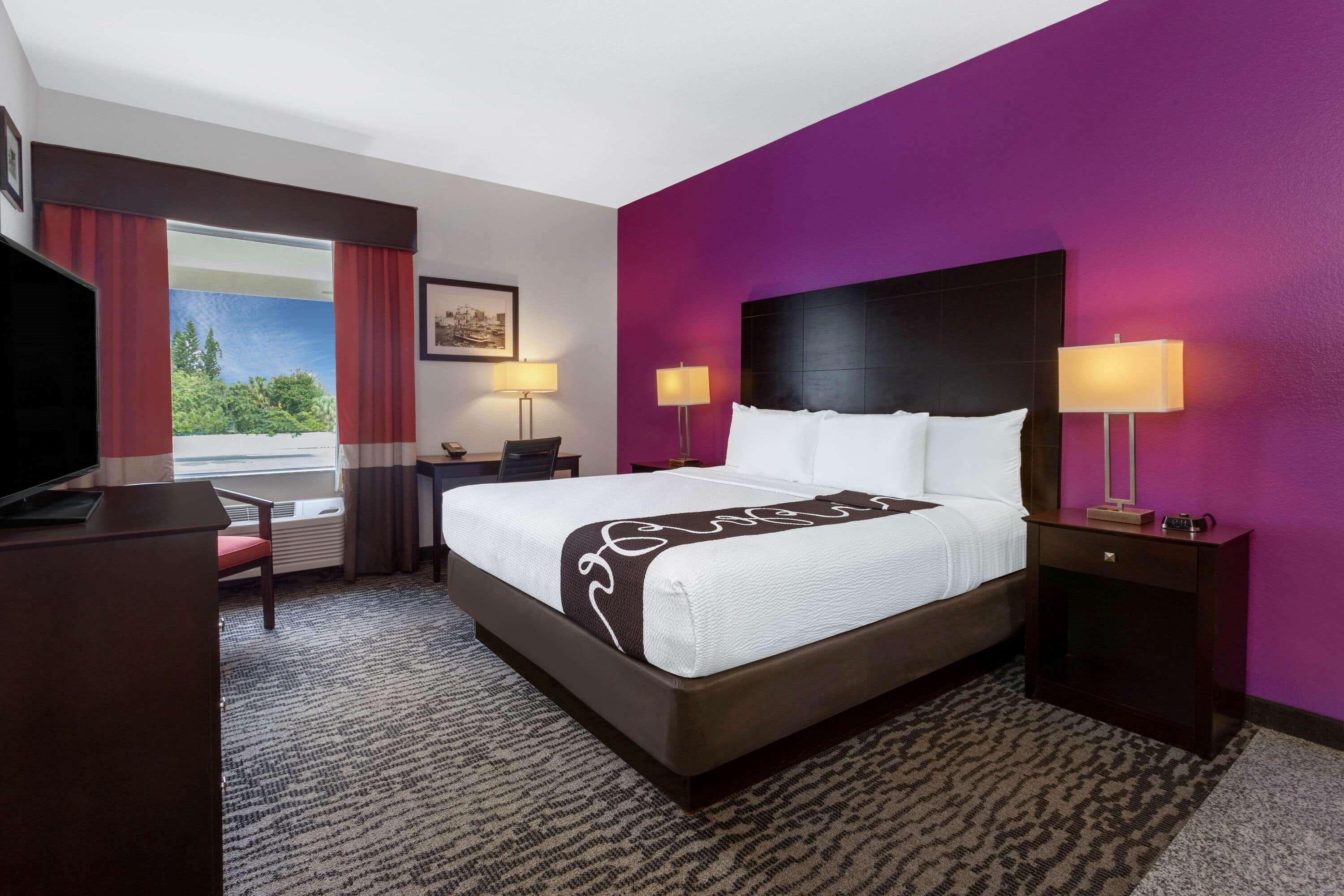 Отель La Quinta By Wyndham Tampa Bay Area-Tampa South Экстерьер фото