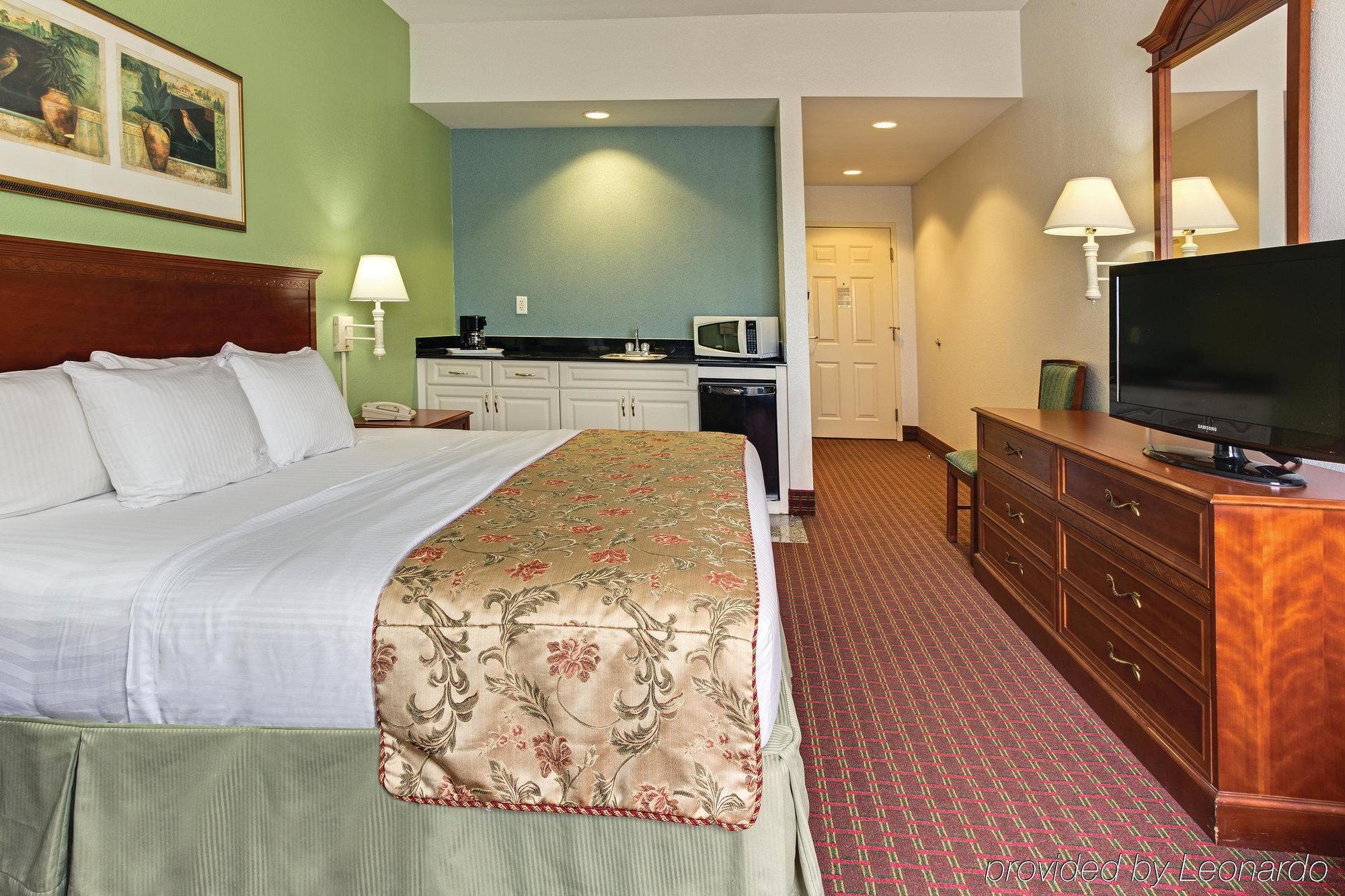 Отель La Quinta By Wyndham Tampa Bay Area-Tampa South Экстерьер фото