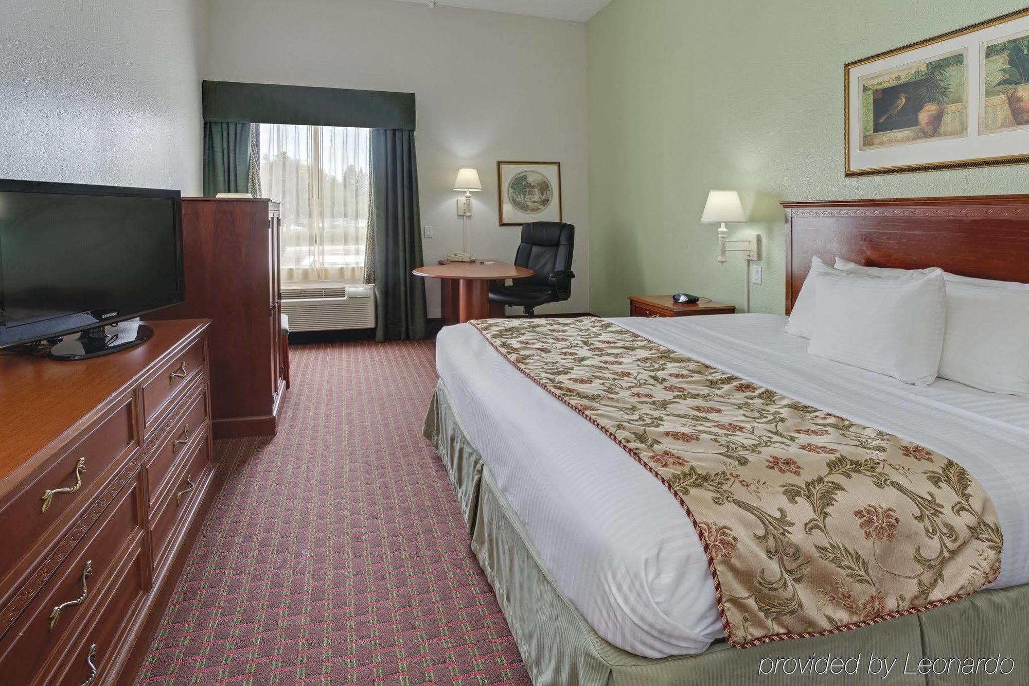 Отель La Quinta By Wyndham Tampa Bay Area-Tampa South Экстерьер фото
