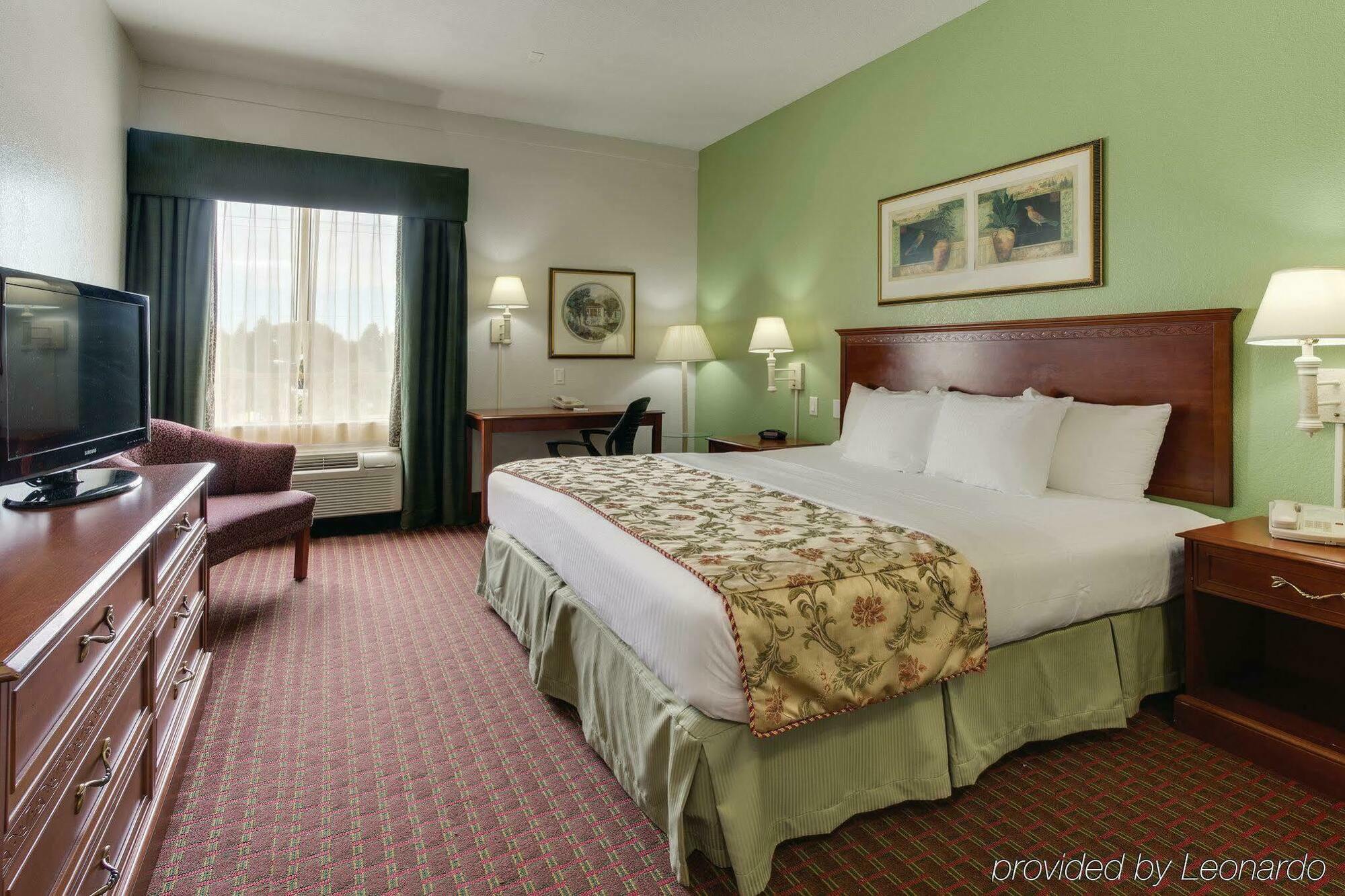 Отель La Quinta By Wyndham Tampa Bay Area-Tampa South Экстерьер фото